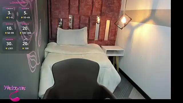 Snapshot of Mellany_Bleak__ chatting on December 14, 11:48 am Mellany Bleak online show from December 14, 11:48 am