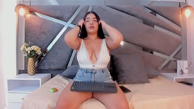 Snapshot of Sammy_Gomez_ chatting on November 20, 8:08 pm Sammy Gomez online show from November 20, 8:08 pm