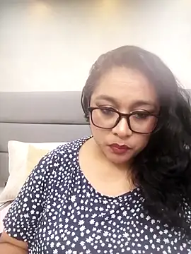 Snapshot of ViickyLee chatting on November 16, 2:50 am ViickyLee online show from November 16, 2:50 am