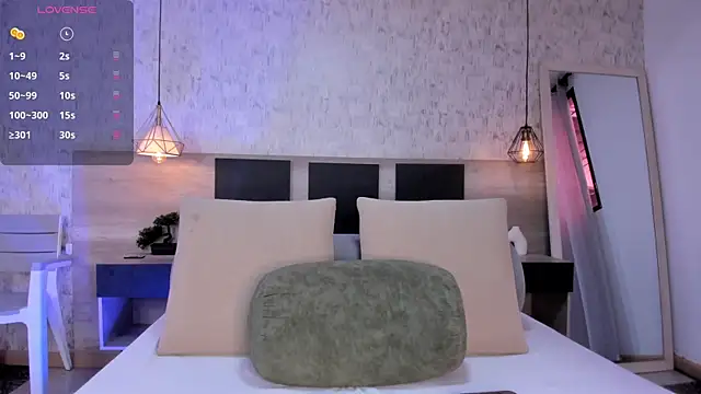 Sasha Wolff online show from June 25, 1:59 pm