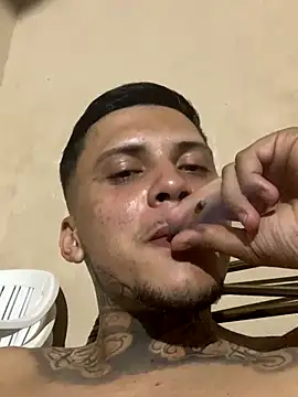 Snapshot of Ryanzl017 chatting on November 23, 10:31 pm Ryanzl017 online show from November 23, 10:31 pm