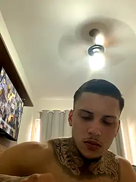 Snapshot of Ryanzl017 chatting on November 27, 9:17 pm Ryanzl017 online show from November 27, 9:17 pm