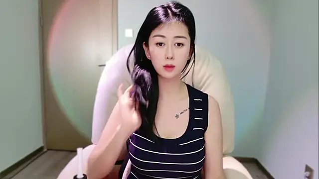 Snapshot of Zoe-Zoe chatting on February 20, 5:48 am Zoe-Zoe online show from February 20, 5:48 am