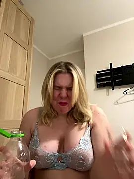 Snapshot of Nallinee chatting on January 16, 7:51 pm Nallinee online show from January 16, 7:51 pm