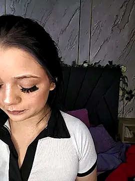 Luna Scarllet online show from December 15, 12:26 am