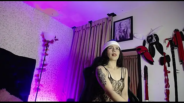 Snapshot of Noise_Lux33 chatting on December 14, 2:55 pm Noise Lux33 online show from December 14, 2:55 pm