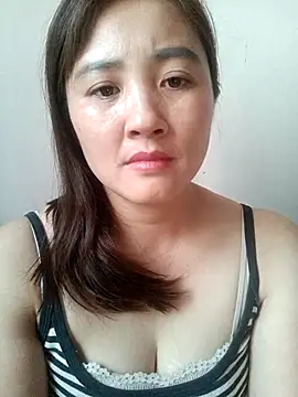 Little-Red123 online show from November 27, 6:48 am