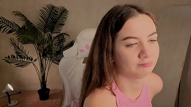 Snapshot of Lilia_Crown chatting on November 18, 5:06 pm Lilia Crown online show from November 18, 5:06 pm