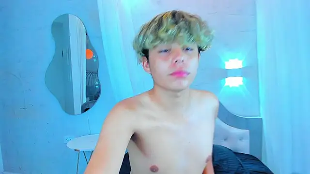 Snapshot of nathan_bell chatting on November 27, 3:19 am nathan bell online show from November 27, 3:19 am