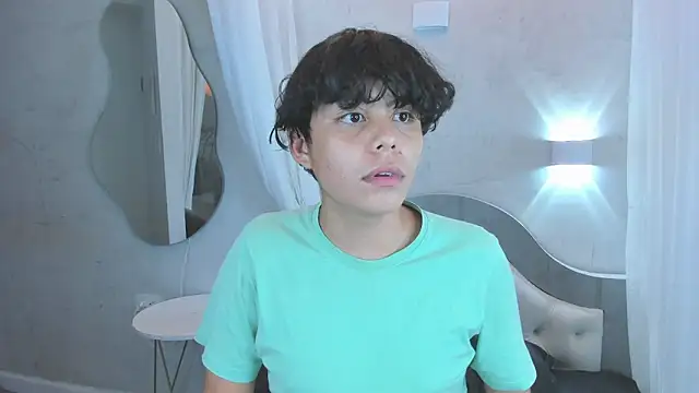 Snapshot of nathan_bell chatting on December 4, 3:27 am nathan bell online show from December 4, 3:27 am