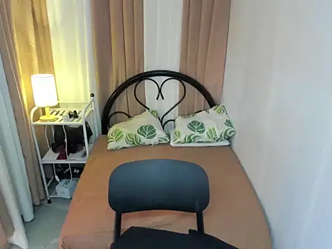 Snapshot of Xxjasmine_foxxX chatting on November 19, 7:08 am Xxjasmine foxxX online show from November 19, 7:08 am