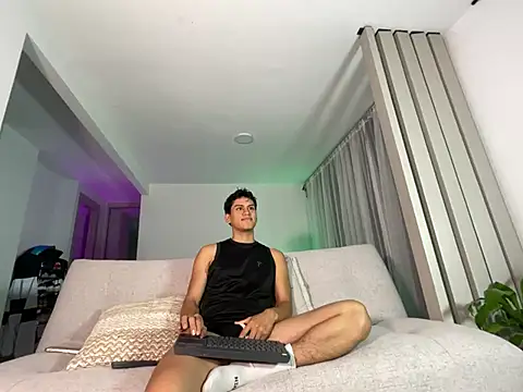Snapshot of Mark_Nico chatting on July 13, 4:04 am Mark Nico online show from July 13, 4:04 am