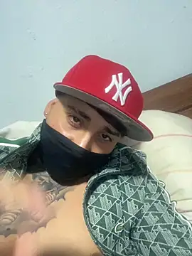 Snapshot of Matiascolageno chatting on November 24, 2:33 am Matiascolageno online show from November 24, 2:33 am