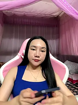 Snapshot of dusi-cute chatting on December 15, 12:59 am dusi-cute online show from December 15, 12:59 am