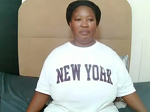 Snapshot of MissMoyo chatting on December 5, 12:14 pm MissMoyo online show from December 5, 12:14 pm