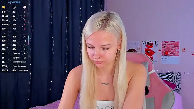 Snapshot of murmurmiace chatting on November 15, 6:11 am murmurmiace online show from November 15, 6:11 am