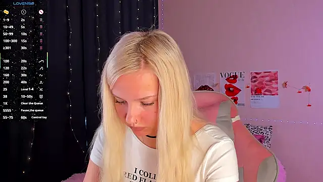 Snapshot of murmurmiace chatting on November 22, 6:12 am murmurmiace online show from November 22, 6:12 am