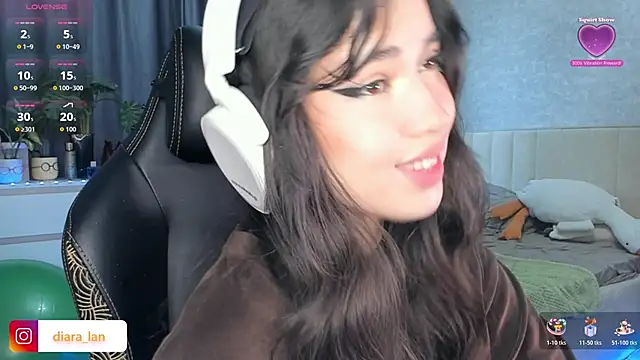 Snapshot of Diara_1an chatting on November 24, 2:33 am Diara 1an online show from November 24, 2:33 am