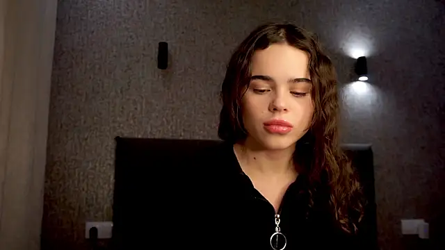 Snapshot of lindaTT chatting on November 27, 1:13 pm lindaTT online show from November 27, 1:13 pm