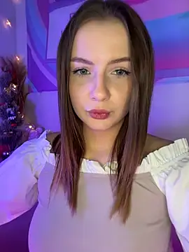 Snapshot of LoKIRAve chatting on December 17, 9:48 am LoKIRAve online show from December 17, 9:48 am