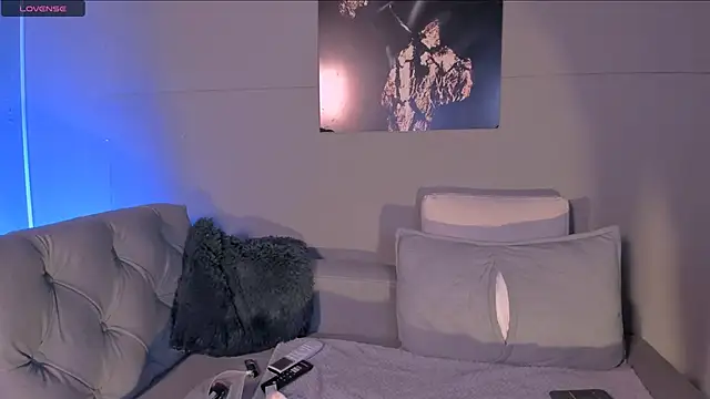nicolvibes 212 online show from June 12, 9:46 pm