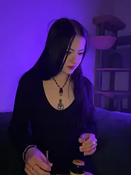 Snapshot of mysami420 chatting on April 5, 6:05 pm mysami420 online show from April 5, 6:05 pm