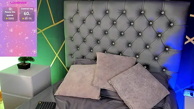 GabrielaSuarez  online show from March 19, 7:40 pm