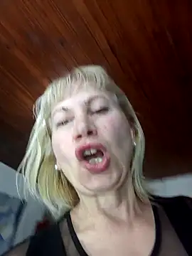 SexyMilf1211 online show from November 17, 1:00 am