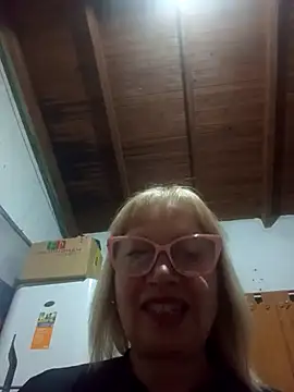 SexyMilf1211 online show from May 5, 12:18 am