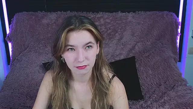 Snapshot of RochelCozzi chatting on December 3, 5:11 pm RochelCozzi online show from December 3, 5:11 pm