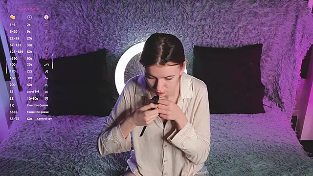 Snapshot of RochelCozzi chatting on December 14, 4:34 pm RochelCozzi online show from December 14, 4:34 pm