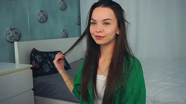 Snapshot of NanMccoid chatting on November 21, 6:12 am NanMccoid online show from November 21, 6:12 am