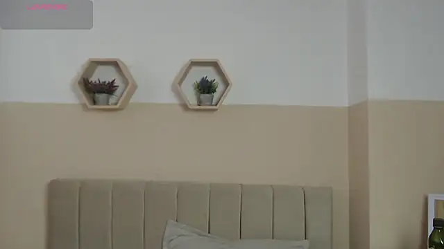 Charlothe 7 online show from June 20, 1:47 pm