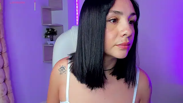 Snapshot of magiical_ chatting on December 3, 9:24 pm magiical online show from December 3, 9:24 pm