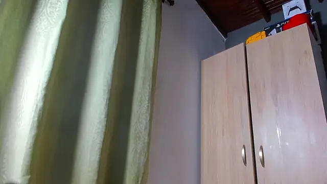 Snapshot of Adan_baby chatting on May 14, 1:23 am Adan baby online show from May 14, 1:23 am