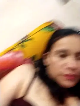 Snapshot of LilyMature_x chatting on November 28, 9:17 pm LilyMature x online show from November 28, 9:17 pm