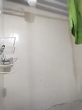 Snapshot of LilyMature_x chatting on December 2, 3:40 pm LilyMature x online show from December 2, 3:40 pm