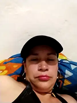 Snapshot of LilyMature_x chatting on December 16, 11:32 pm LilyMature x online show from December 16, 11:32 pm