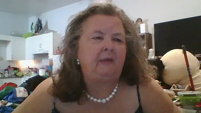 TiguhguhrsRose online show from November 24, 1:38 am