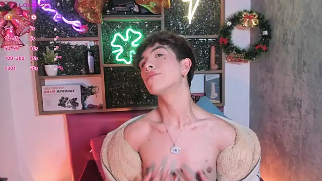 Snapshot of Angeldust19 chatting on December 15, 7:45 am Angeldust19 online show from December 15, 7:45 am