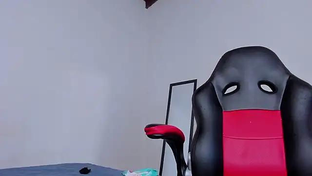 LuigiVitale 1 online show from March 6, 1:13 am