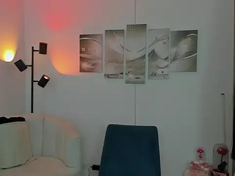 haileyflorez  online show from February 10, 4:55 pm