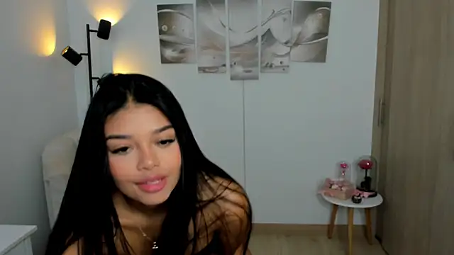 haileyflorez  online show from May 6, 2:55 pm