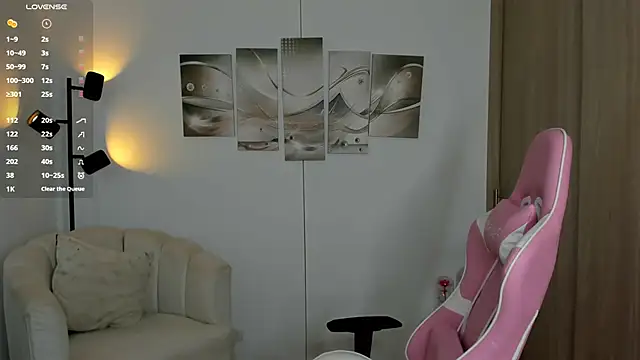haileyflorez  online show from May 21, 1:29 pm