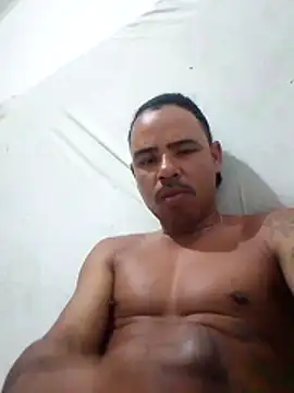 morenoosafado18cm online show from December 3, 9:46 pm