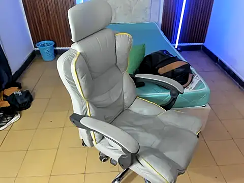 pablo prada online show from December 15, 8:57 pm