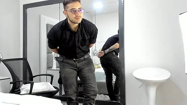 Ethan Greys online show from November 20, 4:01 am