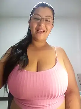 Snapshot of CelesteAlvarez1989 chatting on June 3, 2:14 am CelesteAlvarez1989 online show from June 3, 2:14 am