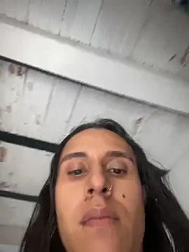 Isabella Hillss online show from March 10, 7:08 pm