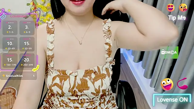 Snapshot of Hali_Sweetgirl chatting on April 11, 7:45 am Hali Sweetgirl online show from April 11, 7:45 am
